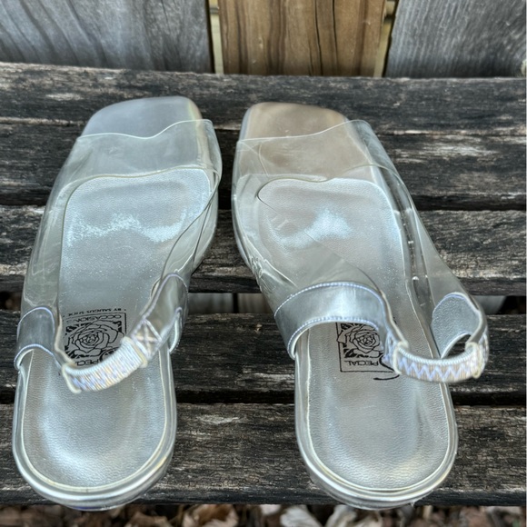 Vintage Lucite Heel Clear Plastic Vamp Slingback Shoes - Size 8 - Picture 5 of 7